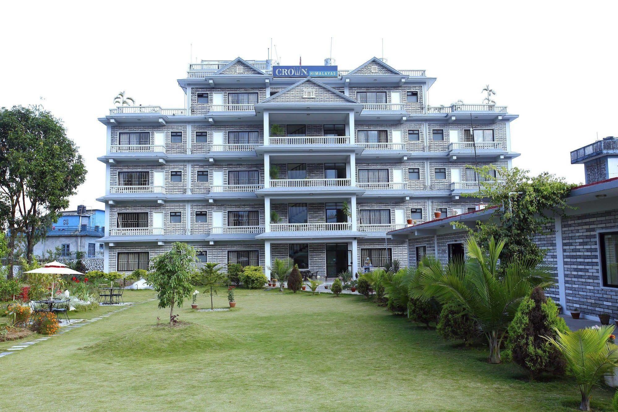 Hotel Crown Himalayas Pokhara Ngoại thất bức ảnh
